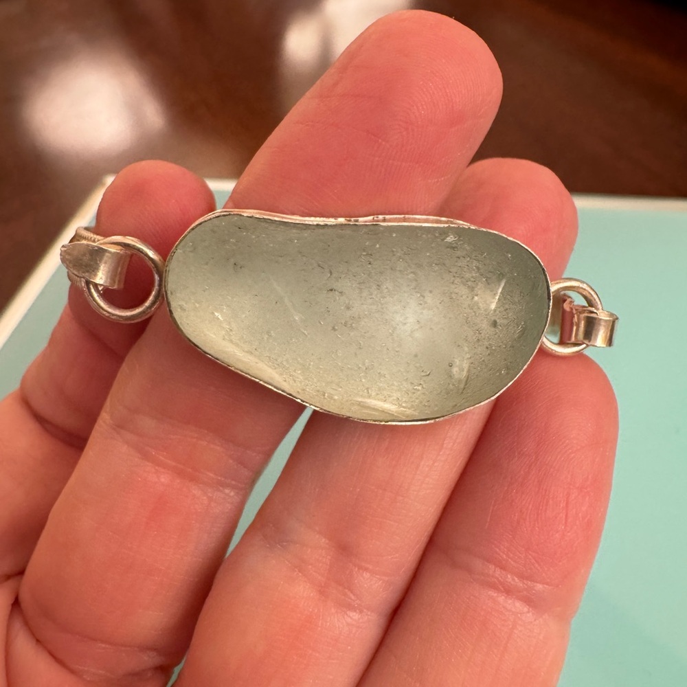 Handcrafted sterling silver and aqua sea glass bracelet - Picture 5 of 10